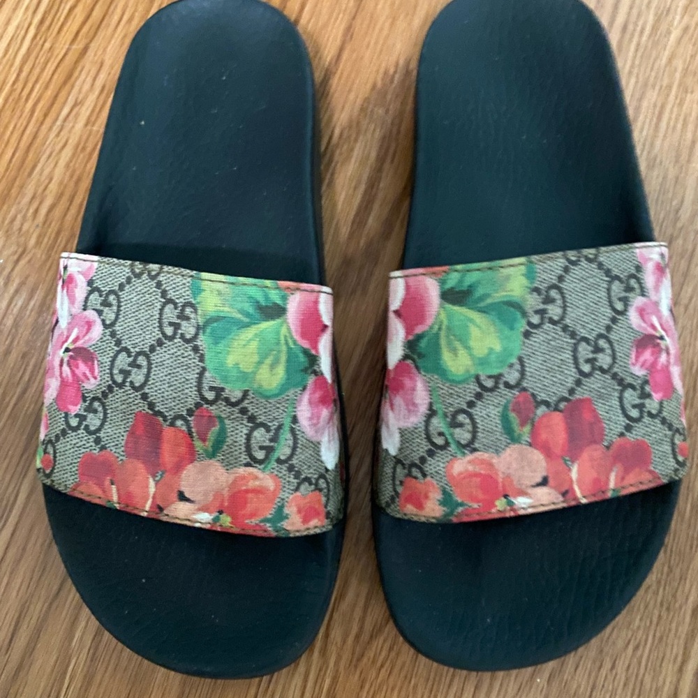 GUCCI BLOOM FLOPS